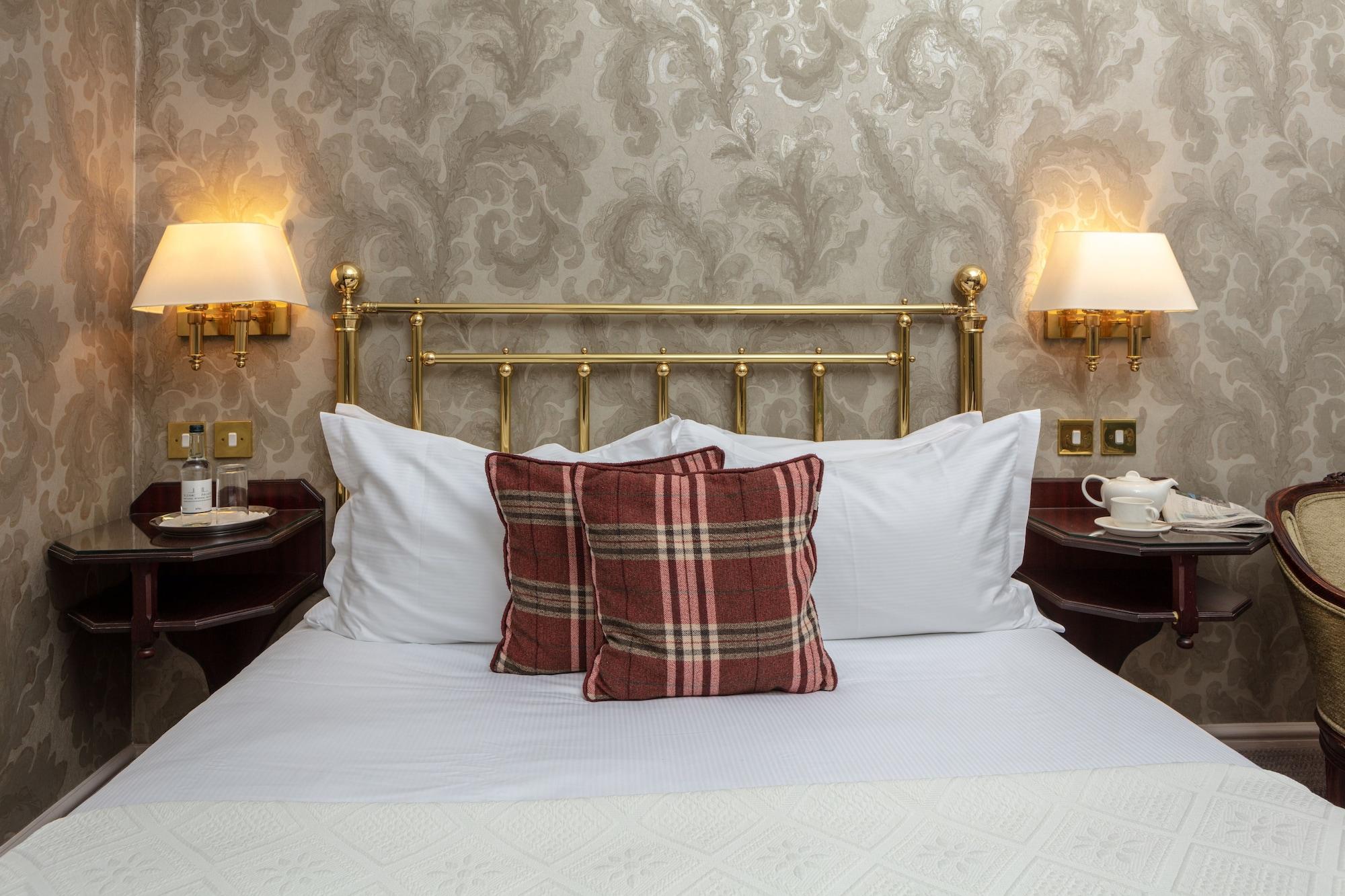 Отель The Petersham