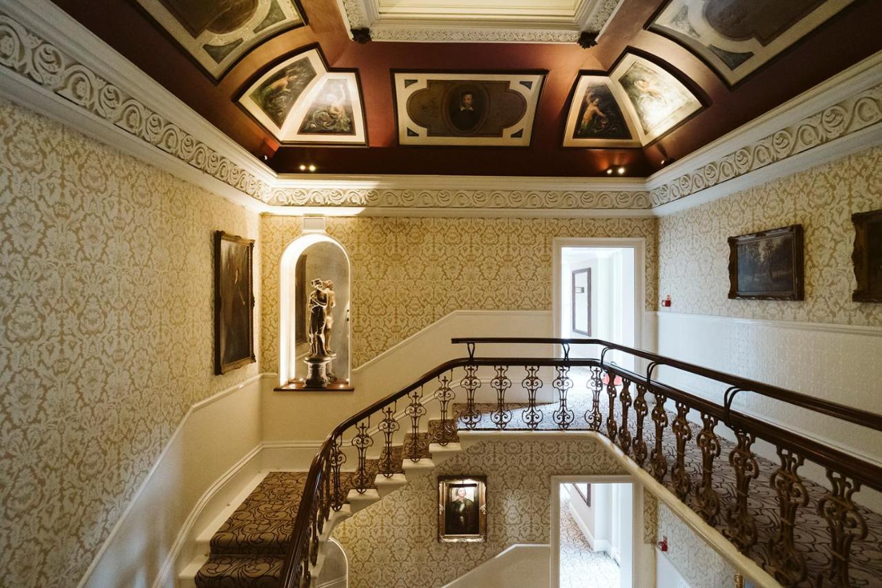 Отель The Petersham Ричмонд