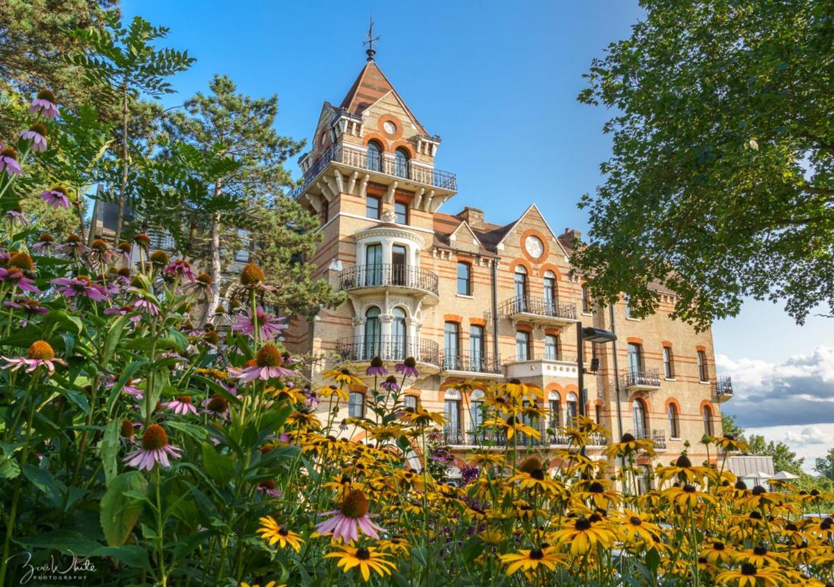 Отель The Petersham 4*