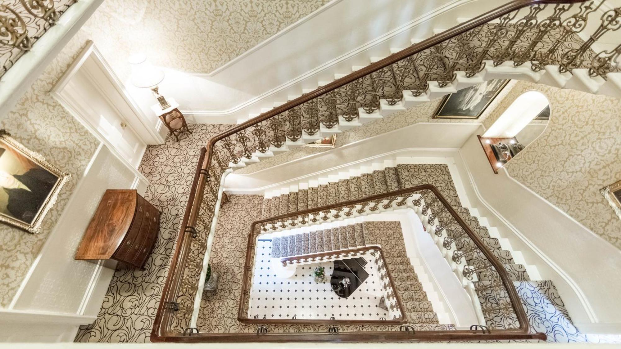 The Petersham 4*