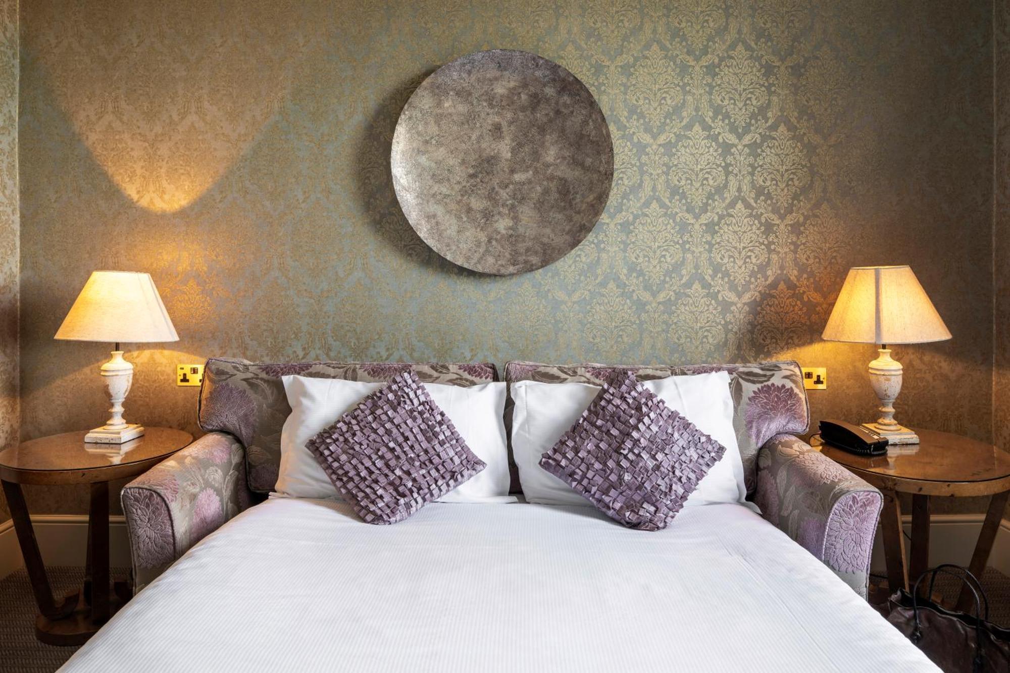 The Petersham 4*