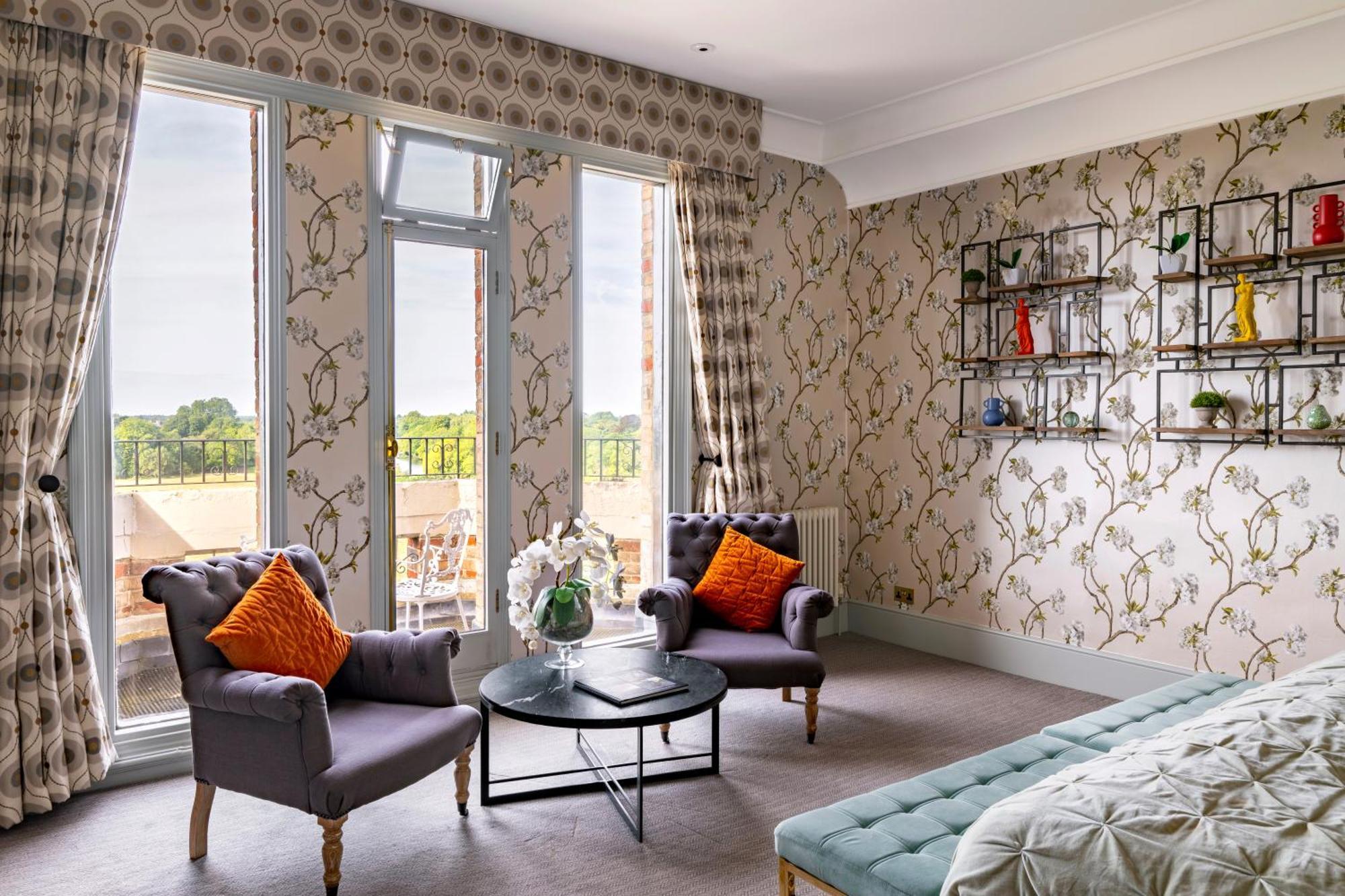 Отель The Petersham