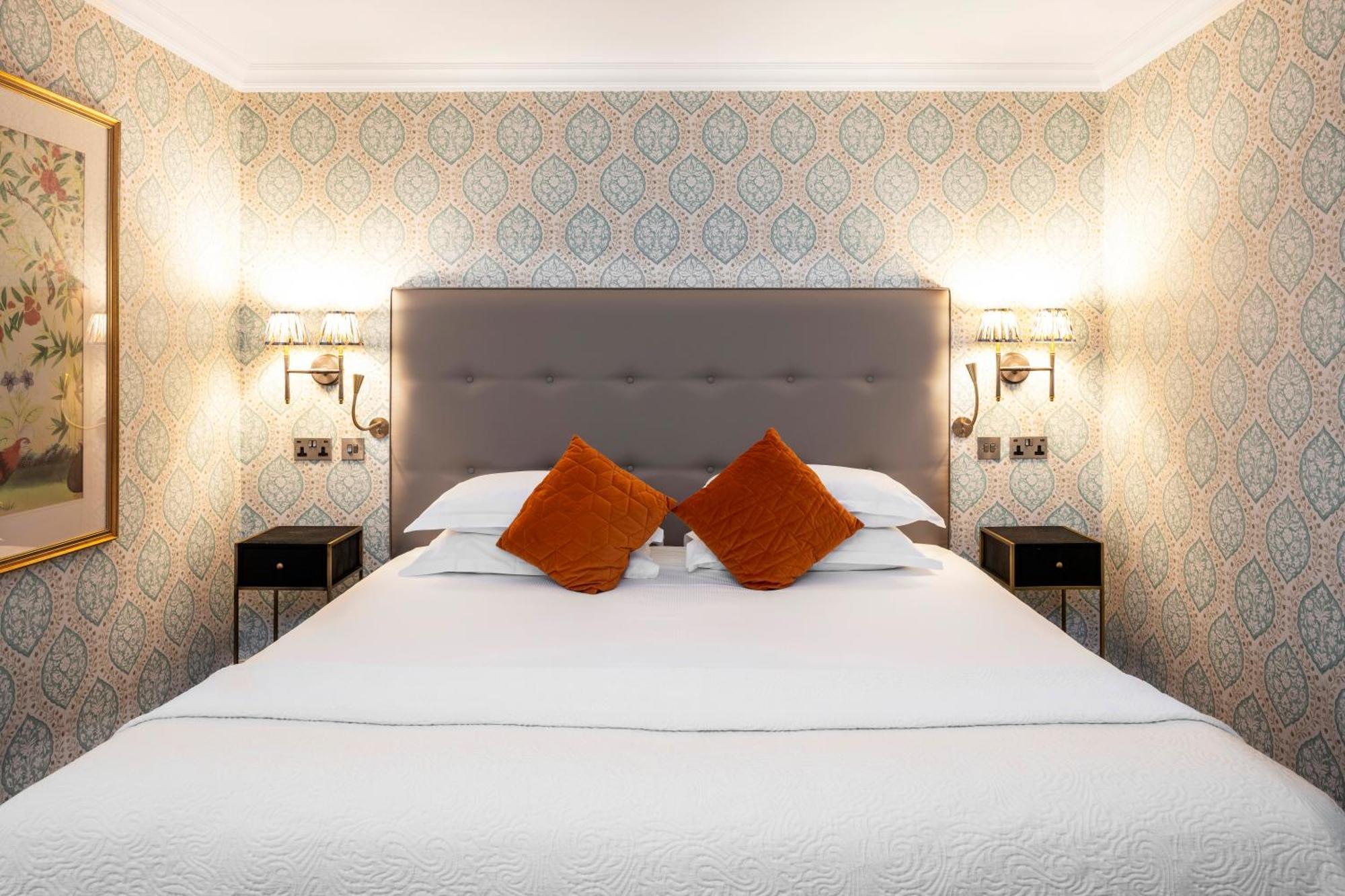 Отель The Petersham